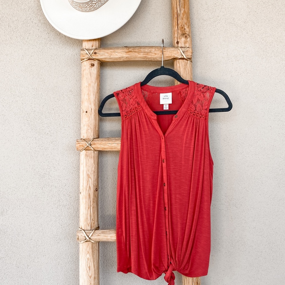 Knox Rose Red Tie Front Tank Size M